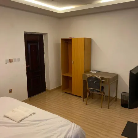 JF Royal Hotel & Suites