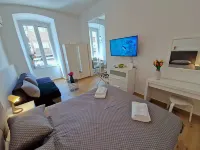 Lola's Place - 3-Star