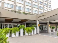 Sofitel Lyon Bellecour Hotels near 2nd arr.