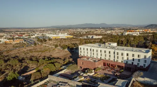 聖米格爾德阿連德阿爾博爾飯店，希爾頓啟繽精選