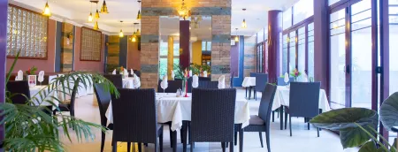 Martha Hotel Отели в г. Нгагара