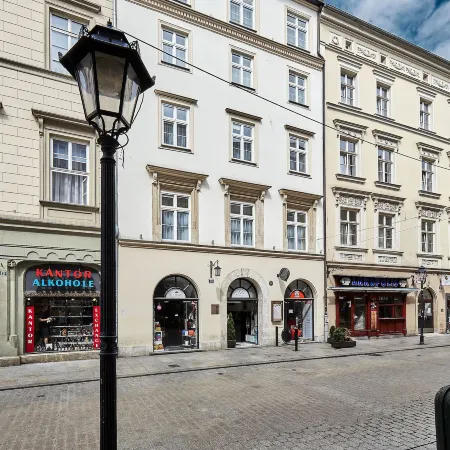 Hotel Jan Отели рядом с достопримечательностью «Базилика Святой Троицы»