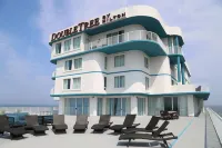 DoubleTree by Hilton Ocean City Oceanfront Hotels near Ocean City Beach