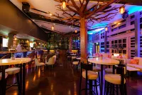 Courtyard by Marriott World Trade Center, Abu Dhabi - bar
