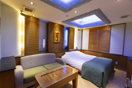 Water Hotel Cy (Adult Only) Отели рядом со станцией Станция Айхара