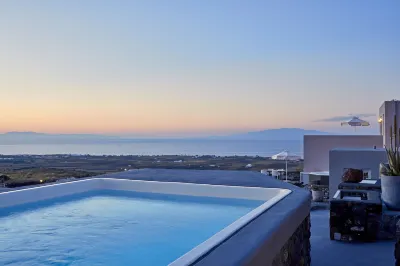 Elysian Santorini Hotels in Finikia