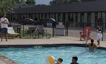 Vintage Block Inn & Suites