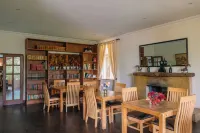 Bushman Rock Safaris - sarapan
