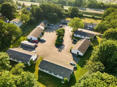 Founder's Brook Motel and Suites Các khách sạn ở Bristol