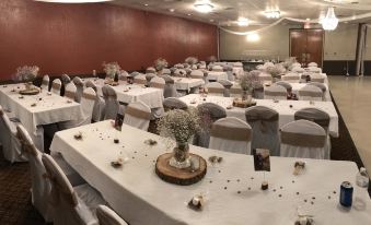 Ramada by Wyndham Albert Lea