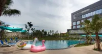 Ibis Styles Batam Nagoya - Pools