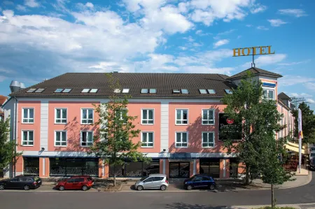 Best Western Premier Airporthotel Berlin Отели в г. Тельтов-Флеминг