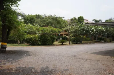 Paan Puan Place Hotell i Tha Khlo