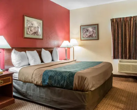 Econo Lodge Carlisle Hotels in Middlesex Township