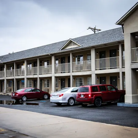 Days Inn by Wyndham Wagoner