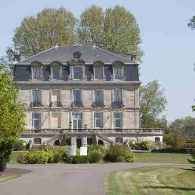 Château Grattequina Hotel Exterior