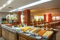 Mercure Camboriu - breakfast