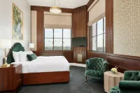 The Darling Hotel dekat The Tumblers