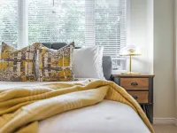 Cozy 1 Bedroom Townhouse Hotels near Lisgar