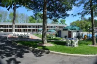 Amber's Inn and Suites Hotels in 