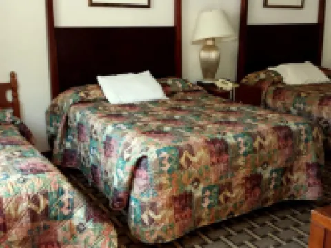 Executive Inn & Suites Hotels in Lakeview