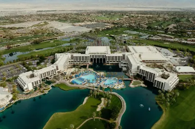 JW Marriott Desert Springs Resort & Spa Отели рядом с достопримечательностью «Калифорния Стейт Юниверсити, Сан Бернардино Палм-Дезерт Кампус»