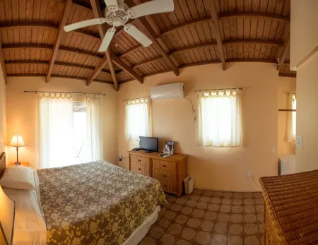 Galleon House Hotel Отели рядом с достопримечательностью «Форт Крисчен»