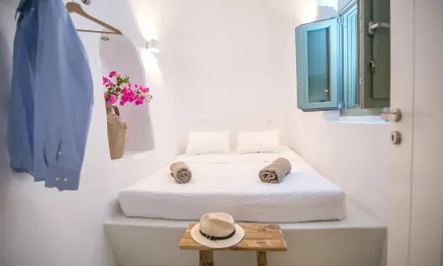 Morfi Cave House