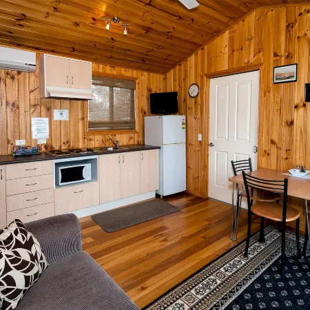 Snug Beach Cabin and Caravan Park
