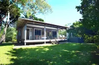 The Bungalows Hotels in Tully
