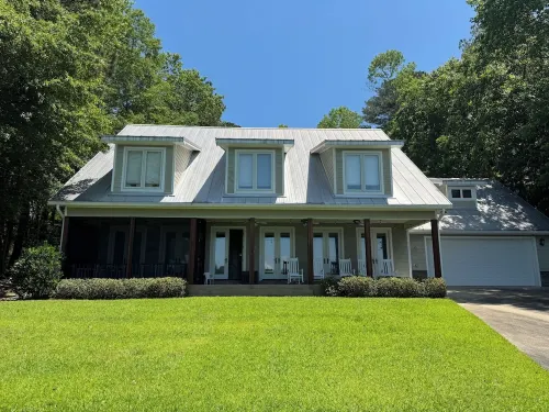 Spacious 6BD 4BA Lakehouse. Sleeps 17. Views. Dock. Paddleboards. Screened Porch