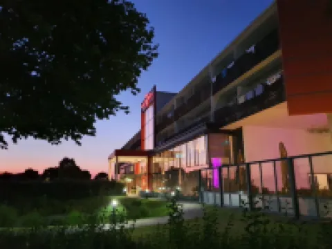 テルメンホテル オール イン レッド ルッツマンスブルクのホテル