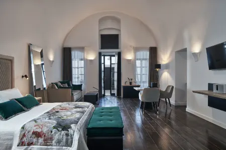 Katikies Garden Santorini - the Leading Hotels of the World