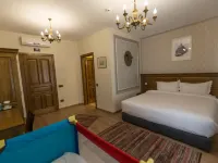 Pensiunea Kant Hotel in zona Lutheran Evangelical Cathedral & Tower