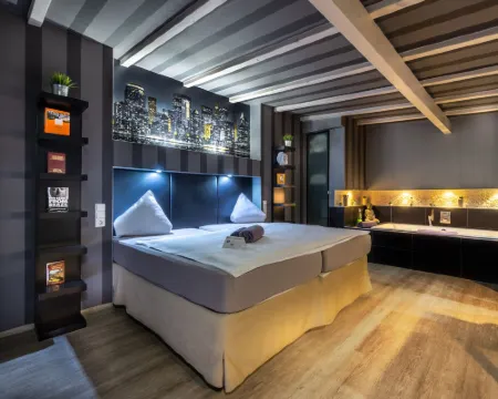 SL'Otel - Das StadtHotel - Voll Klimatisiert ベルンブルクのホテル