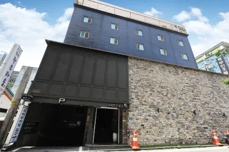 MOON HOTEL Отели рядом со станцией Pyeongtaeg Station