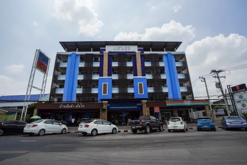 Sansuk Apartment Hotels in Amphoe Mueang Pathum Thani