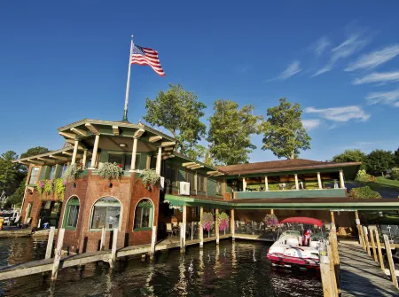 The Lodges at Cresthaven