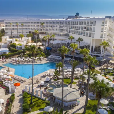 ليوناردو بلازا سيبريا ماريس بيتش هوتل آند سبا Hotels near شاطئ سوداب (SODAP Beach)