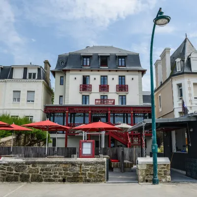 Hôtel Restaurant Ar Iniz パラメ周辺のホテル