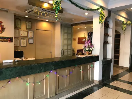 The Executive Hotel Отели в г. Lahad Datu