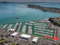 Half Moon Bay Motel Hotels near Howick