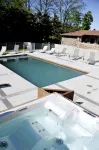 Château de Champlong Table Hôtel Golf & Spa - Swimmingpools