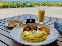 Beachcomber Resort & Club - breakfast