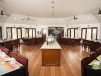 Jungle Safari Resort Hotels in Sauraha