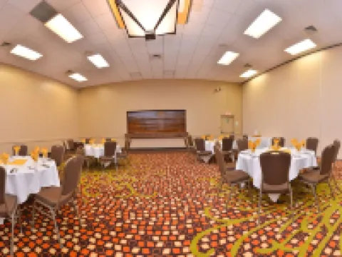 Ramada Plaza by Wyndham Sheridan Hotel & Convention Center Hotels in Sheridan