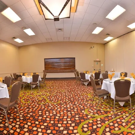 Ramada Plaza by Wyndham Sheridan Hotel & Convention Center