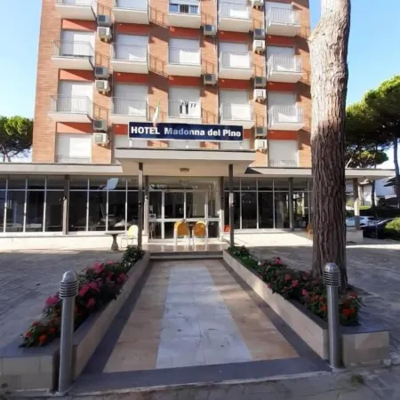 Hotel Madonna Del Pino