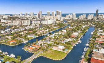 7 Br Intercostal Beauty with Heated Pool