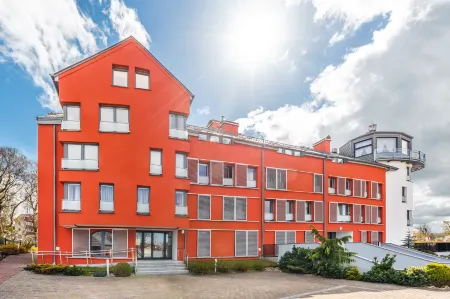 Latarnia, Sun & Snow Отели рядом с достопримечательностью «Albatros»